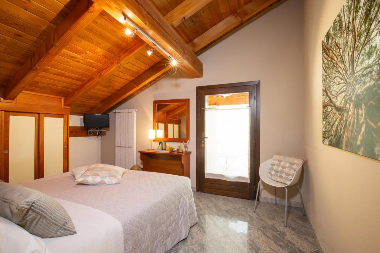 Bed and Breakfast Al Castel Pont-Saint-Martin Exterior foto