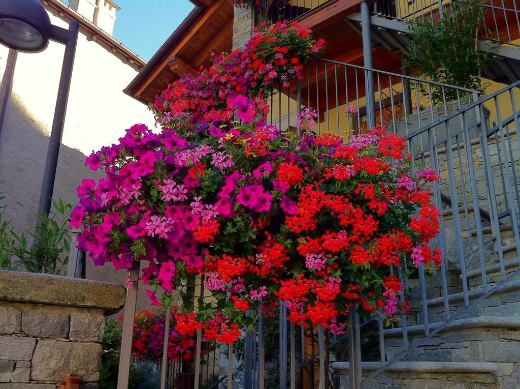 Bed and Breakfast Al Castel Pont-Saint-Martin Exterior foto