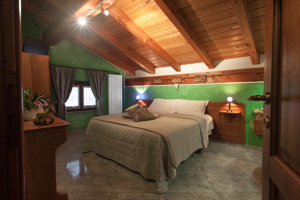 Bed and Breakfast Al Castel Pont-Saint-Martin Habitación foto